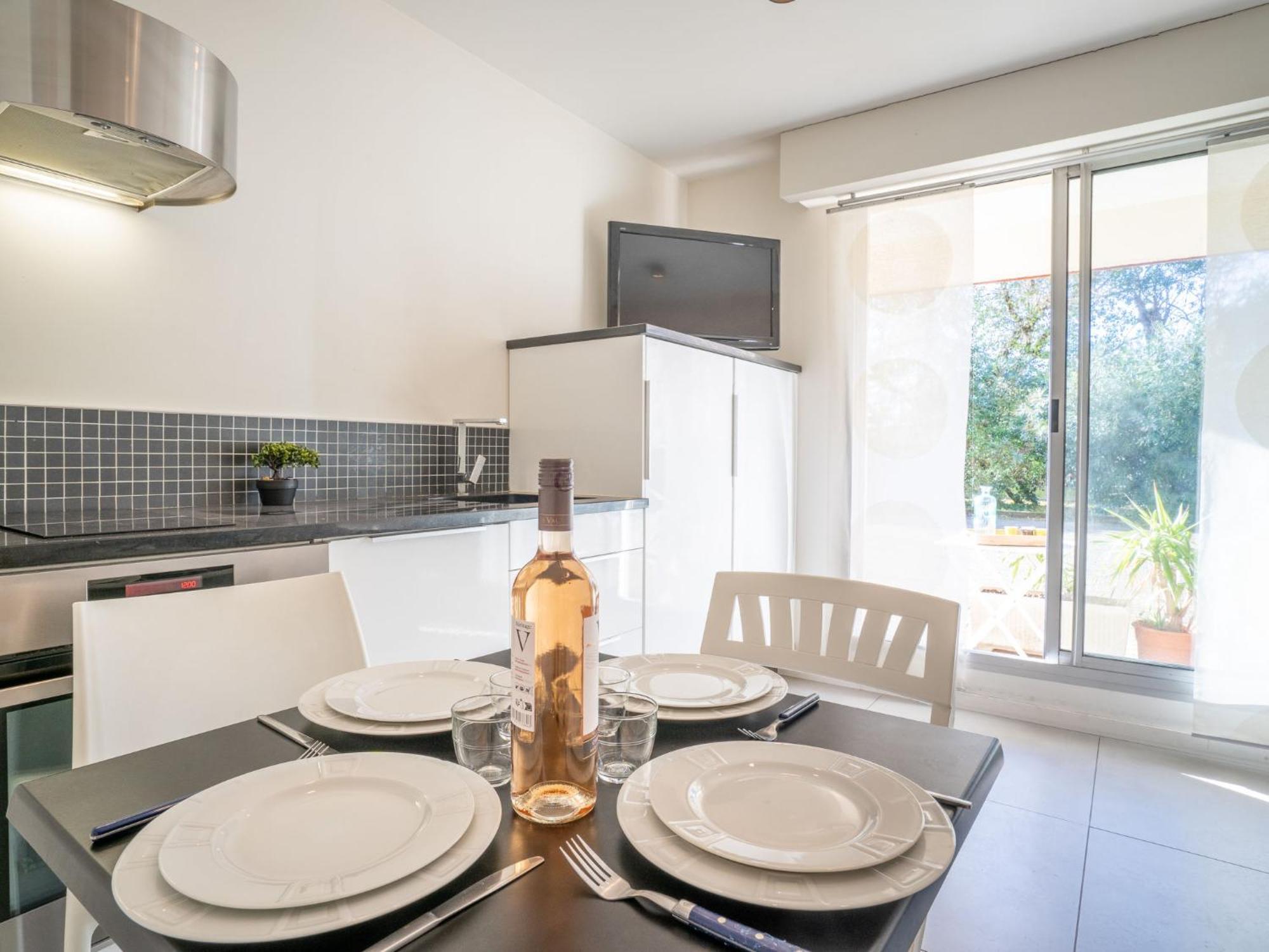 Les Pieds Dans L'eau By Interhome Apartment