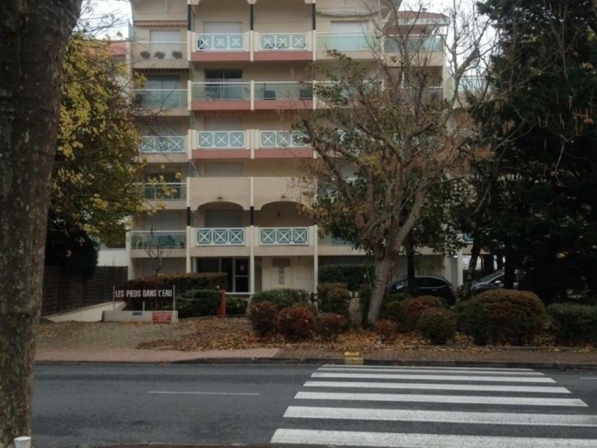 Apartment Les Pieds Dans L'eau By Interhome